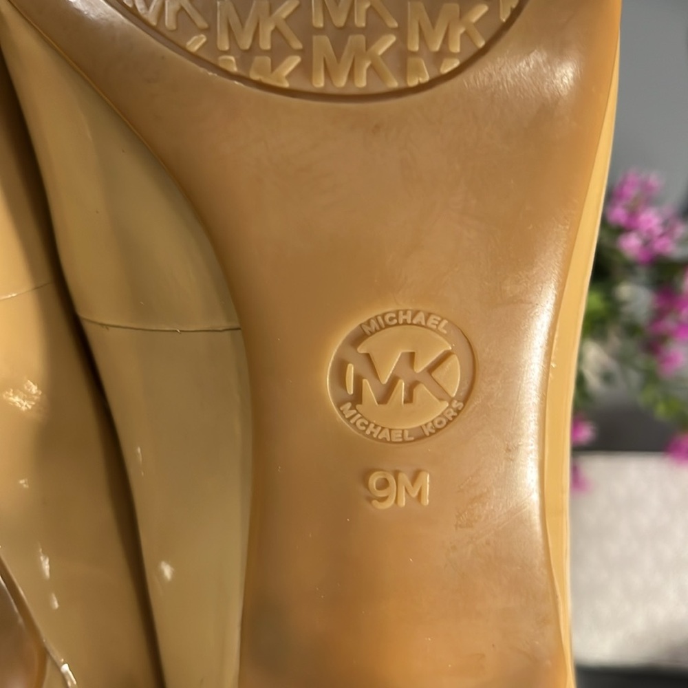 Michael Kors Tan Heels, size 9, great condition - Picture 6 of 7